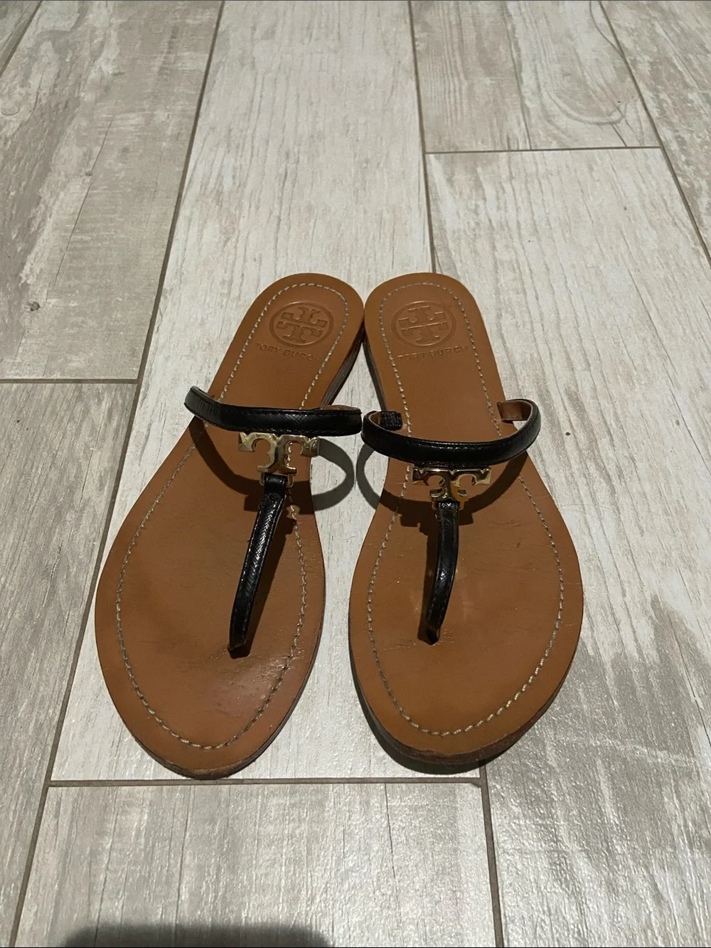 Tory Burch Black and Tan Leather T-strap Sandals with Gold Logo - Picture 1 of 3